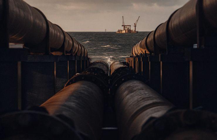 Hydrogen Logistics and eVTOL Investment: How Offshore Green Hydrogen Pipelines Fuel the Future of Urban Air Mobility