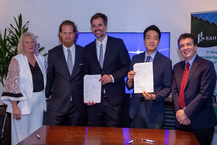 Green Hydrogen Trucks Drive Uruguay’s First Sustainable Heavy Transport Fleet: A Model for Future eVTOL Investment