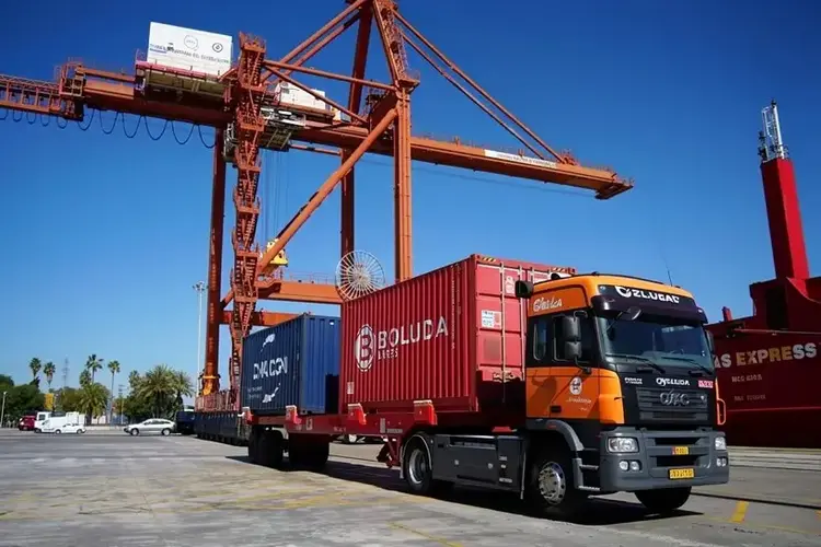 Hydrogen Fuel Cell Tractor Trials at Seville Port Signal a New Era for eVTOL and Advanced Air Mobility Investment